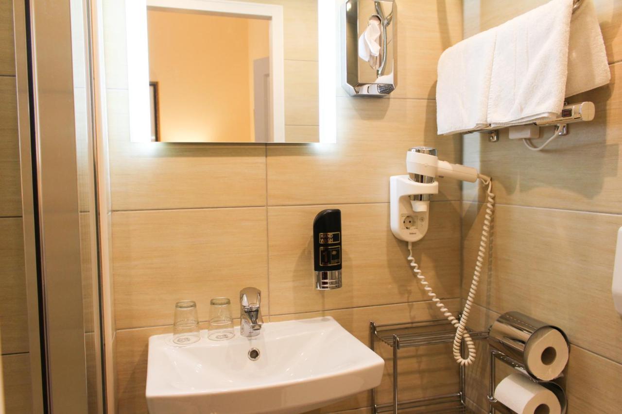 Private Comfort Stephansplatz - Self Check In Вена Экстерьер фото